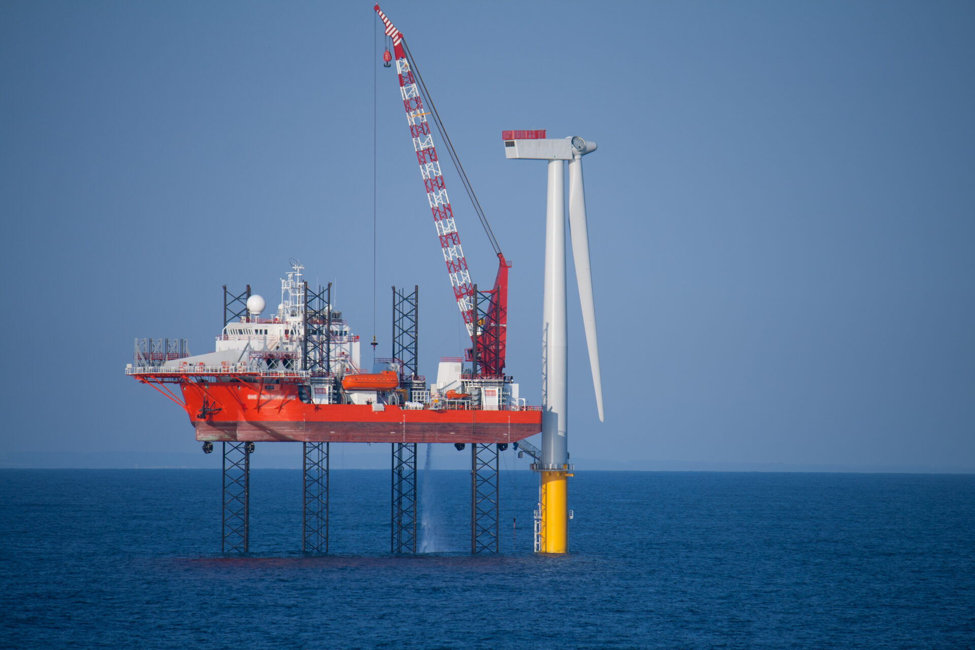 Offshore wind port